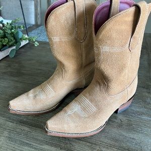 Chisos #5 Roughout Leather Snip Toe Boots